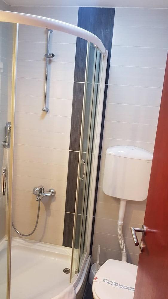 Hotel Jezero Sarajevo Luaran gambar